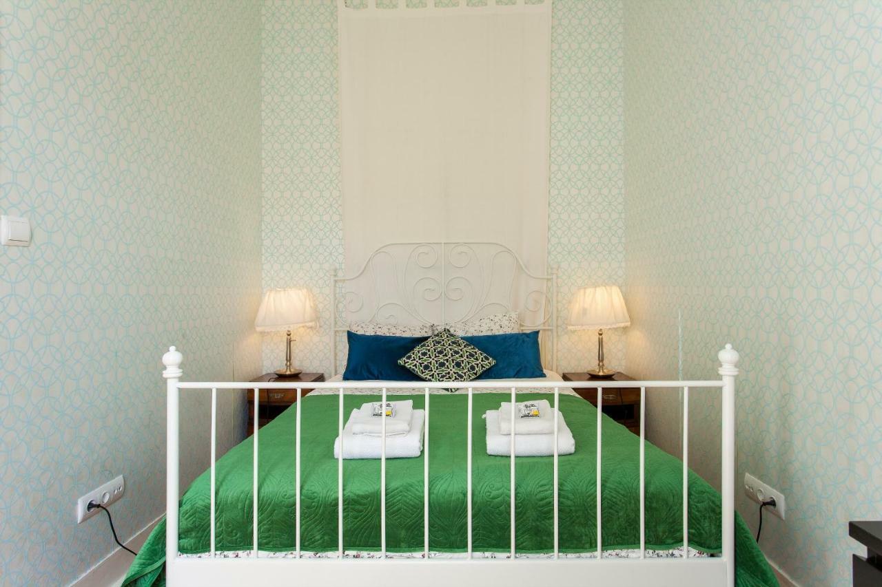 Bairro Alto 3 Bedroom Patio Flat! Lisboa Kültér fotó